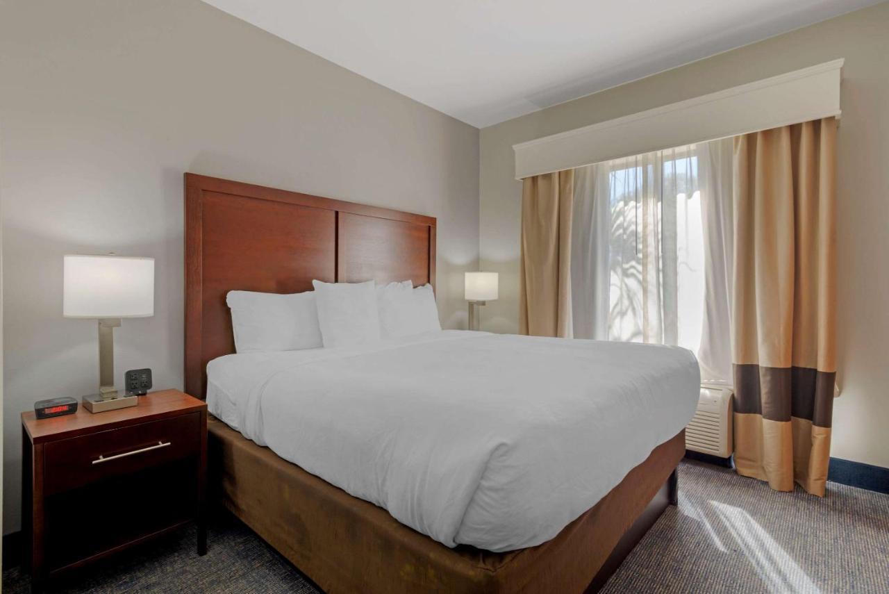 Comfort Suites Stockbridge Atlanta South Экстерьер фото