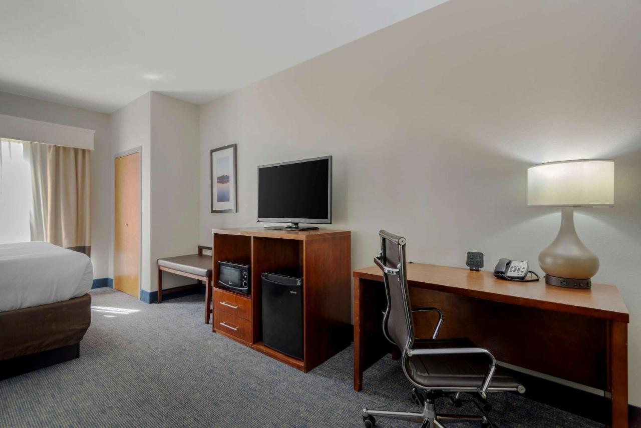 Comfort Suites Stockbridge Atlanta South Экстерьер фото