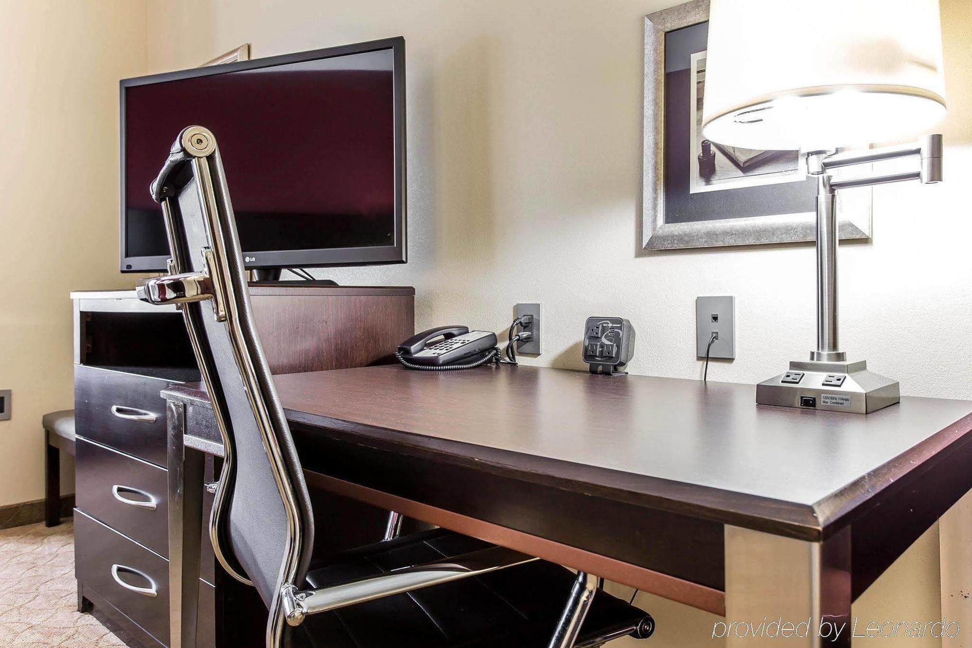 Comfort Suites Stockbridge Atlanta South Экстерьер фото